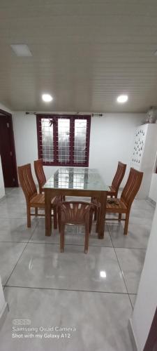 ห้องอาหาร, Perumaal Homestay in ไซเลนต์ แวลเลย์