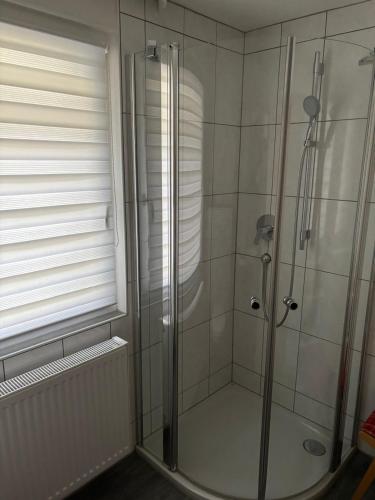 ห้องน้ำ, Ferienwohnung für vier Personen (Ferienwohnung fur vier Personen) in เฮลม์สตัดท์