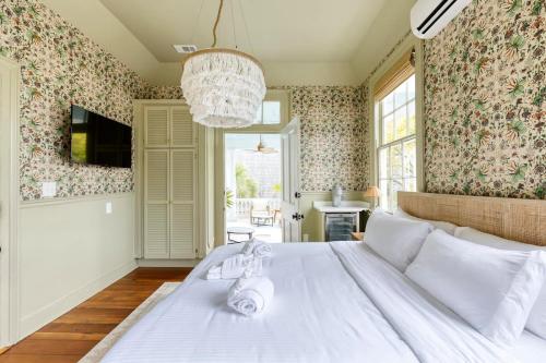 King Veranda Suite with Breakfast in Charleston, USA