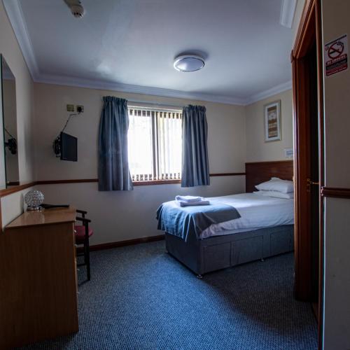 Findlay's Hotel - image 2