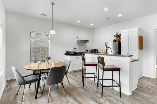 Dripping Springs Silver Creek Condos Holmes A in Dripping Springs, USA