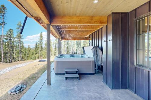 Modern Mountain Sanctuary in Breckenridge, USA