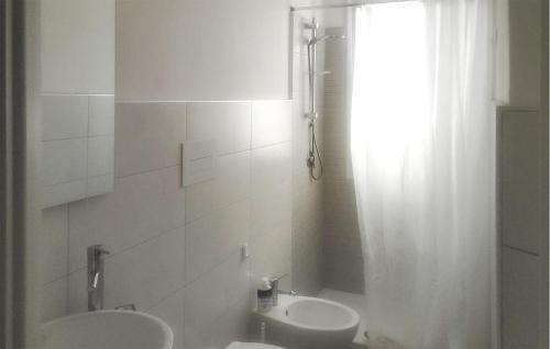 Four-Bedroom Holiday Home image 5