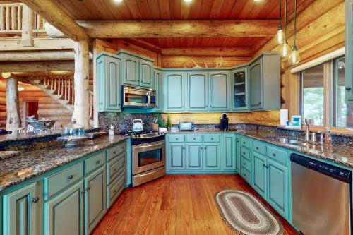 Mountainview Timber Retreat in Blue Ridge, USA
