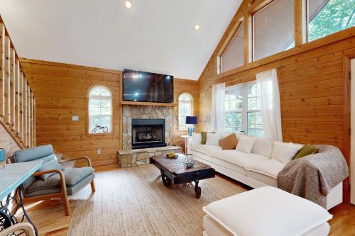 The Deer Cabin in Burnsville, USA