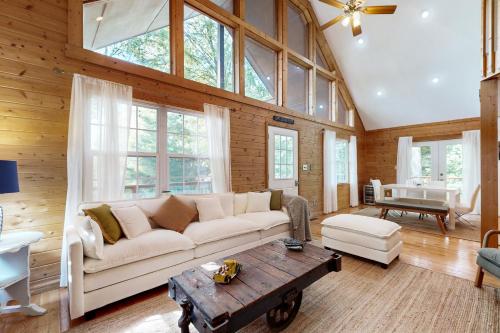 The Deer Cabin in Burnsville, USA