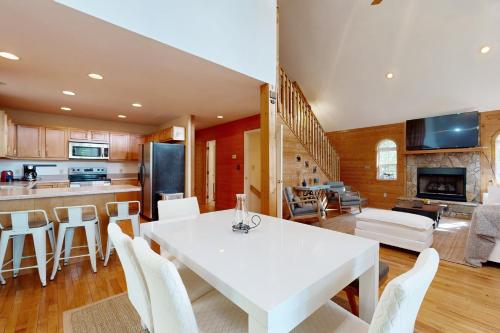 The Deer Cabin in Burnsville, USA