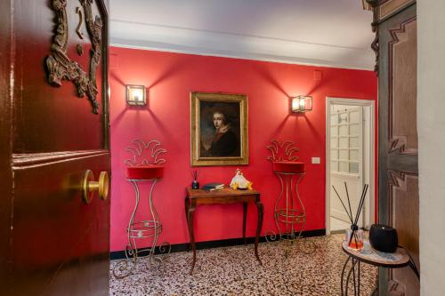 The Apartment Genova, Janov