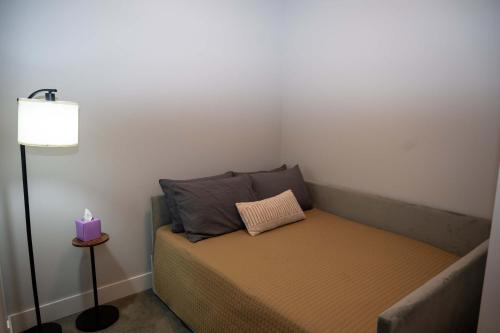 Inspired Urban Loft Free Parking Close To Mayo in Rochester, USA