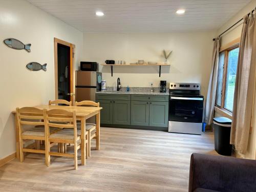 Squam Suite - Waterfront - image 5