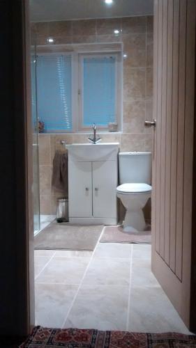 Bathroom, HP Bed and Breakfast in Congleton