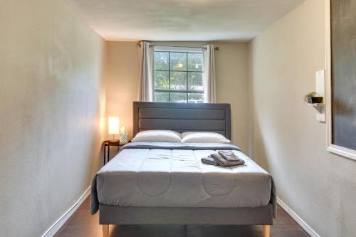 Half-Mi to Marina: Pet-Friendly Disney Home in Monkey Island (OK)