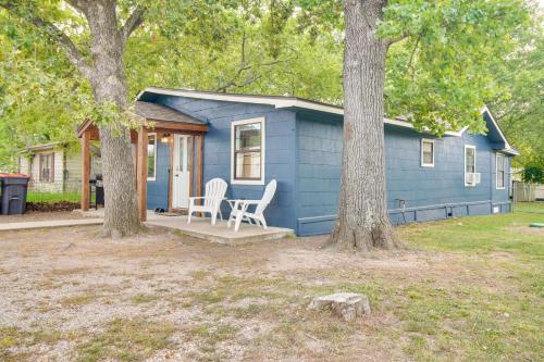 Half-Mi to Marina: Pet-Friendly Disney Home in Monkey Island (OK)