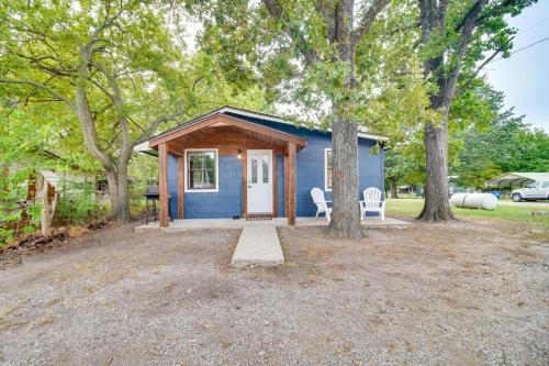 Half-Mi to Marina: Pet-Friendly Disney Home in Monkey Island (OK)