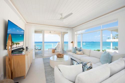 Beachcomber 35, George Town