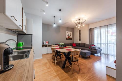 Bright Apartment l 15-Min Walk to City Center, Tirana (photo 4)