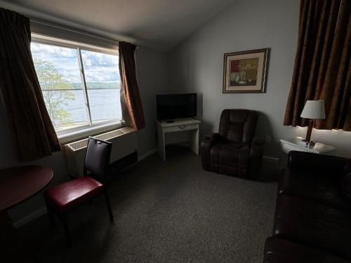 Winnisquam Lake Inn Winnisquam Lake Inn