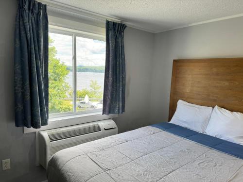 Winnisquam Lake Inn - image 3