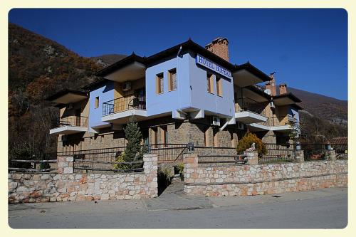 Voreas Hotel