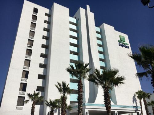 홀리데이 인 익스프레스 & 스위트 오션프런트 바이 IHG - 숙소 외관