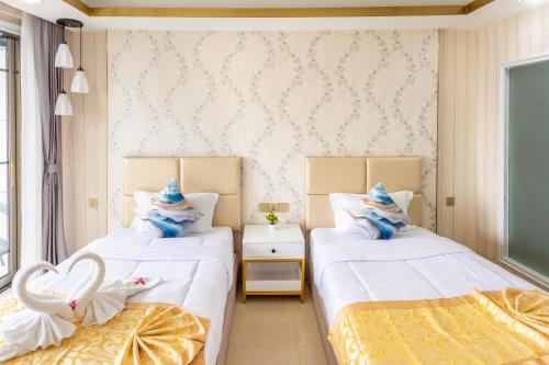 1 queen bed