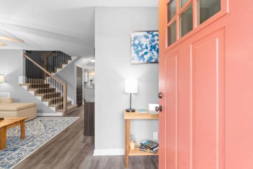 Dandy in Downtown Clarksville- - 3 miles from Downtown! in Clarksville, USA