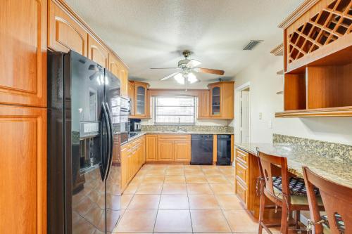 Pet-Friendly Home with Yard about 3 Mi to Zoo Miami! in Cutler Ridge, USA
