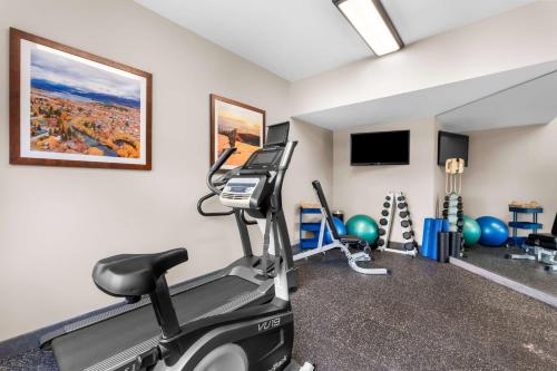 Best Western Rocky Mountain Lodge - image 3
