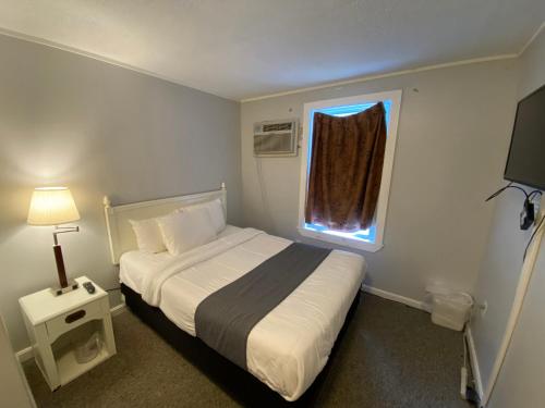 Winnisquam Lake Inn Winnisquam Lake Inn