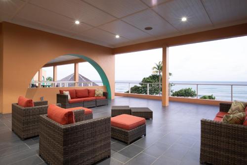陽台/露台, Grapetree Bay Hotel & Villas in 克里斯汀斯泰德港