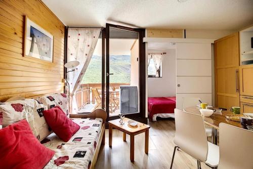 Residence Ski Soleil - Appartement lumineux · Depart ski aux pieds · Terrasse MAE-1054 in Les Bruyeres