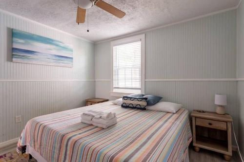 4 Minute Walk To North Beach! Classic Cottage! 4 Minute Walk To North Beach! Classic Cottage!