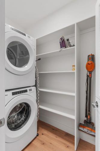 Amazing Deluxe 2BR Pool Gym Htub Amazing Deluxe 2BR Pool Gym Htub