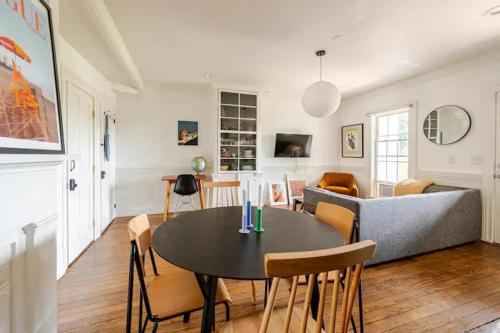 1BR Hudson Apartment 3Min Walk To Warren St For Two in Hudson, USA
