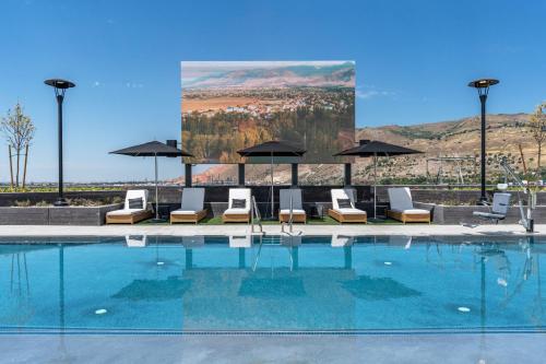 Amazing Deluxe 2BR Pool Gym Htub Amazing Deluxe 2BR Pool Gym Htub