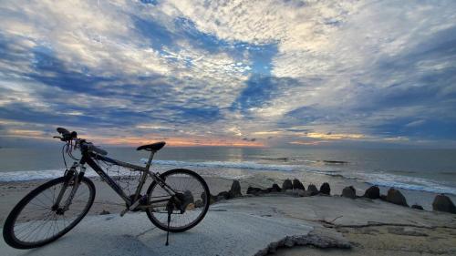 西濱休息站旁 in Da-an District