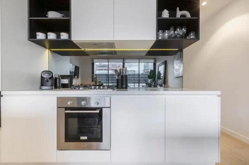 IndustrialStyle Pad in Cool Grungy Neighborhood in Abbotsford