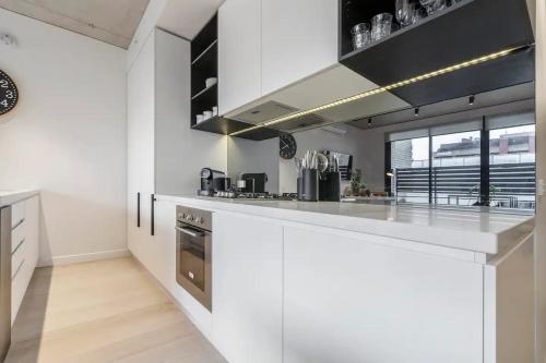 IndustrialStyle Pad in Cool Grungy Neighborhood in Abbotsford