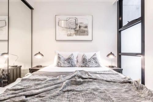IndustrialStyle Pad in Cool Grungy Neighborhood in Abbotsford
