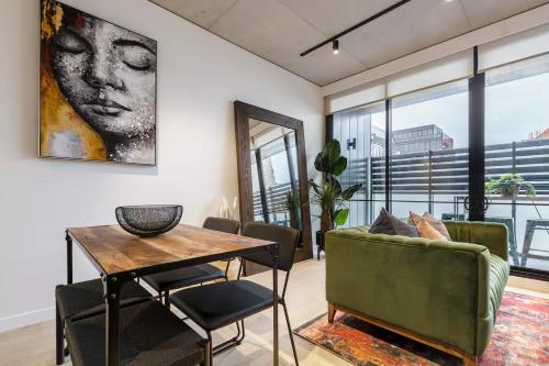 IndustrialStyle Pad in Cool Grungy Neighborhood in Abbotsford