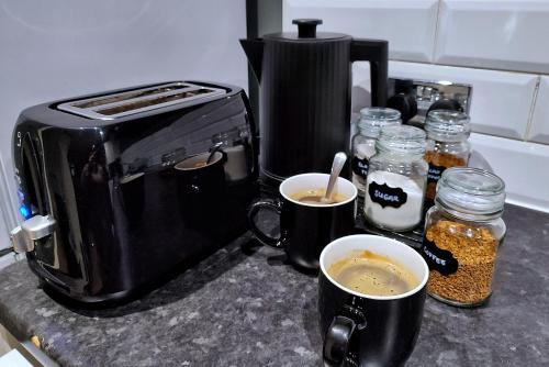 Duplex Apartment in Leeds with King Size Bed - Long Stay Rates Available Duplex Apartment in Leeds with King Size Bed - Long Stay Rates Available