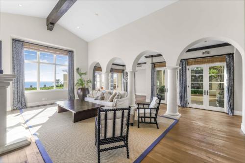 # Marbella Lane - Lavish 4BR Coastal Paradise in Newport Beach, USA