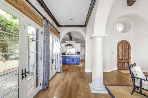 # Marbella Lane - Lavish 4BR Coastal Paradise in Newport Beach, USA