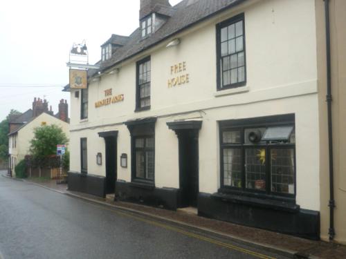 The Darnley Arms - Accommodation - Gravesend