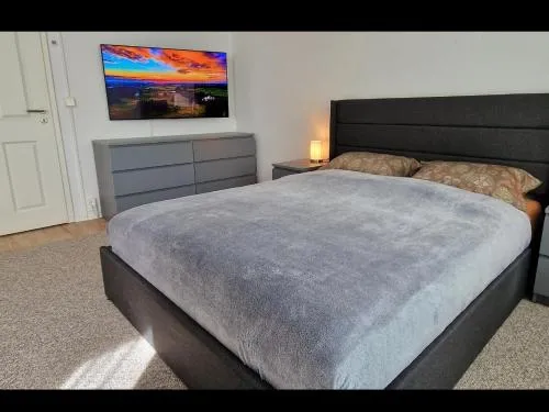 Zentrum Apartment - OLED TV - PS4 - Balkon - Parking in Chemnitz, Deutschland