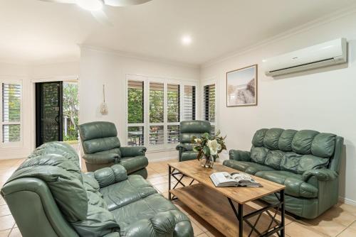 Ocean Links - Modern Beachside Escape Near Pippi Beach - Holiday Yamba, Yamba (foto 3)