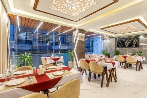 Restaurant, Airport Diana Hotel in Tribhuvan International Airport