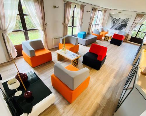 Зовнішній вигляд готелю, Hotel Pavillon des Gatines in Плезір