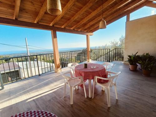Iekārtas, La Casa de Abajo in Arroyomolinos de la Vera