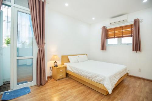 One-Bedroom Apartment image 10